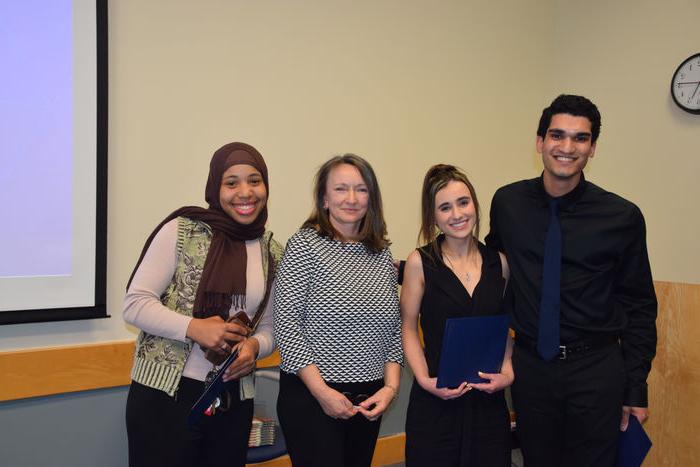 Roxanna Senyshyn and three students